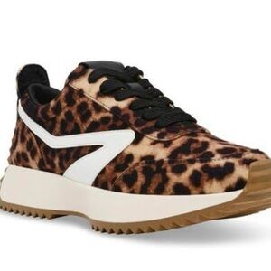 Dolce Vita “Brynx” cheetah shoes; size 7.5;
Exc. condition; super comfortable!